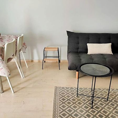 Δίπλα Στο Πάρκο Apartment Kalamata Bagian luar foto