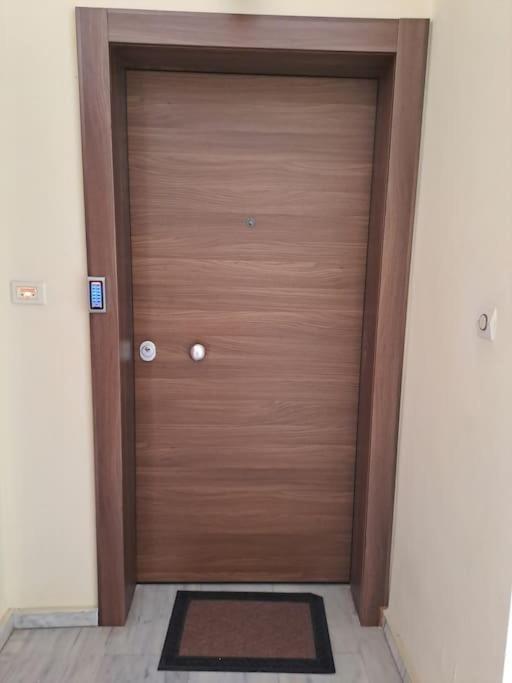 Δίπλα Στο Πάρκο Apartment Kalamata Bagian luar foto