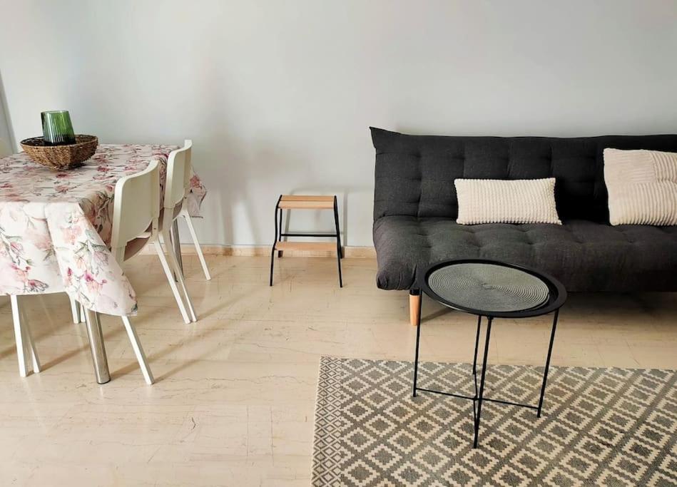 Δίπλα Στο Πάρκο Apartment Kalamata Bagian luar foto