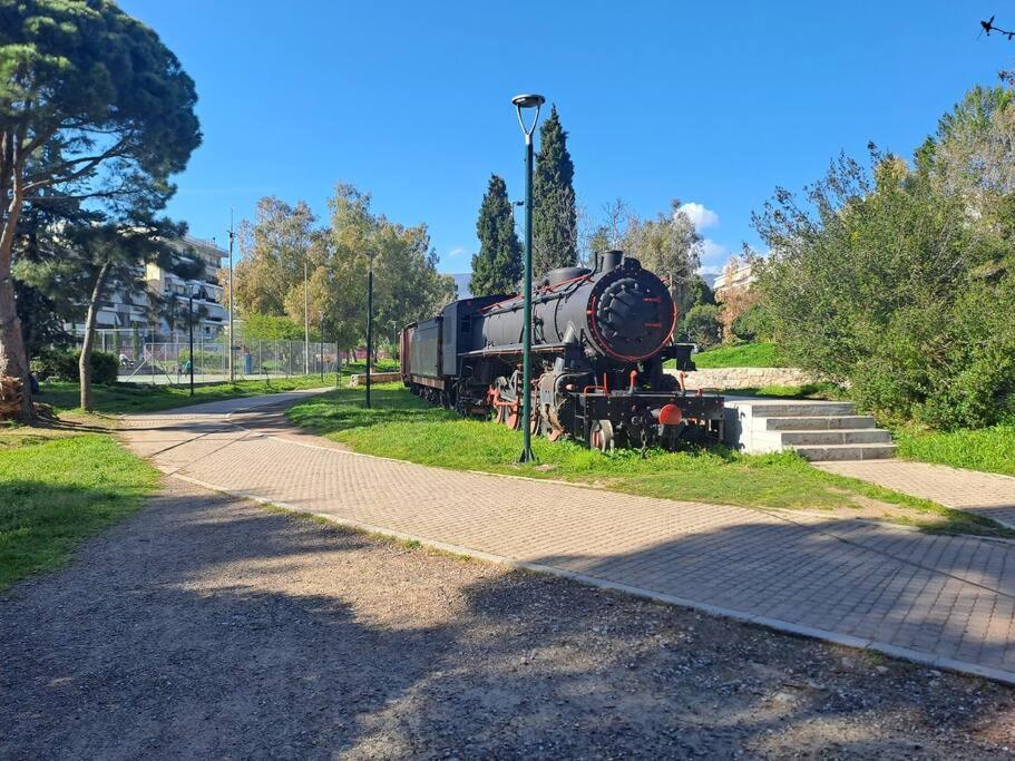 Δίπλα Στο Πάρκο Apartment Kalamata Bagian luar foto