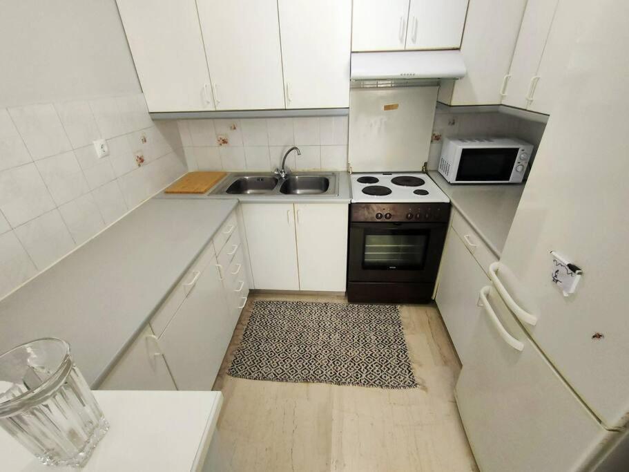 Δίπλα Στο Πάρκο Apartment Kalamata Bagian luar foto