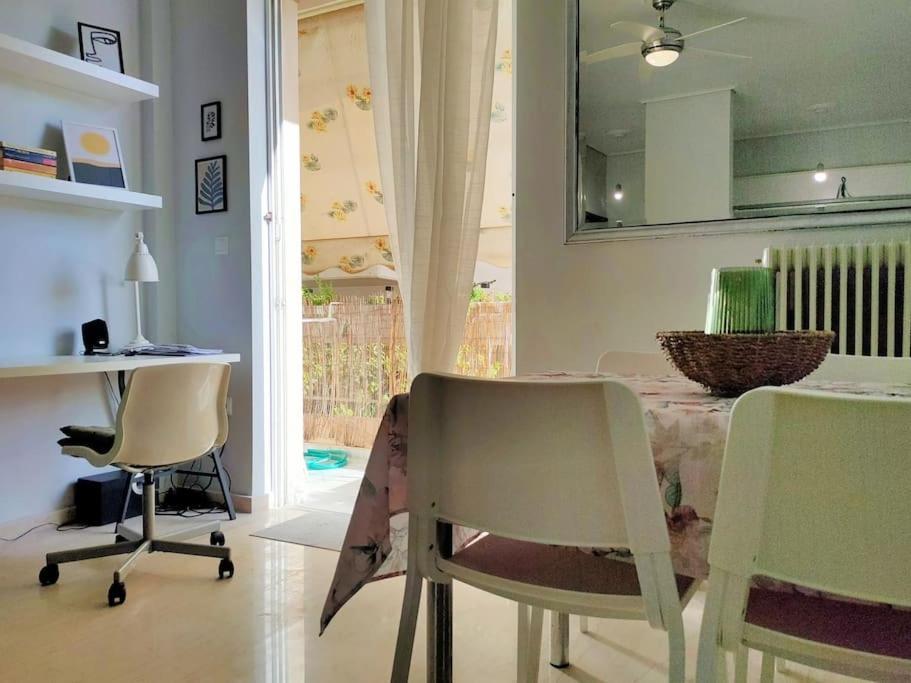 Δίπλα Στο Πάρκο Apartment Kalamata Bagian luar foto